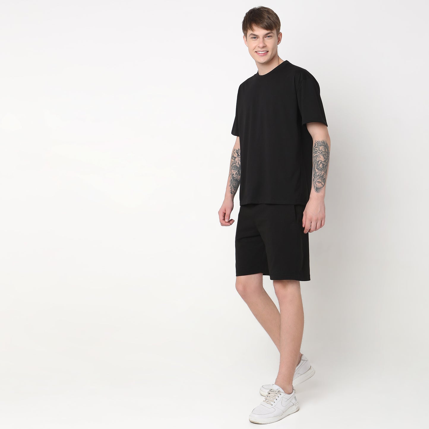 Oversized Solid Tee – 210 GSM Premium Fabric, Boxy Fit & Shape Retention with Special Knitting Technology